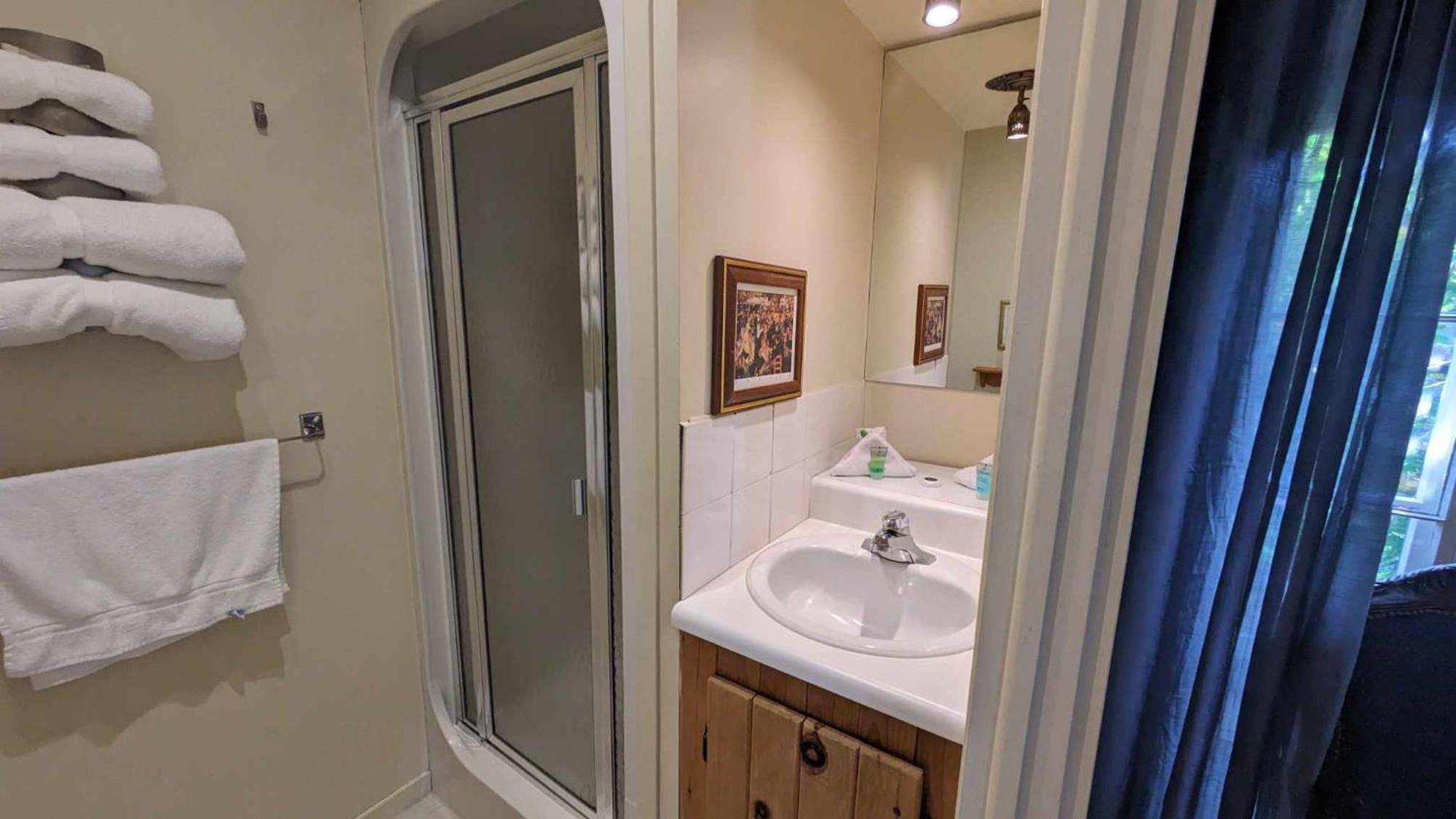 La Maison Rousseau Hotel Montmagny Room photo