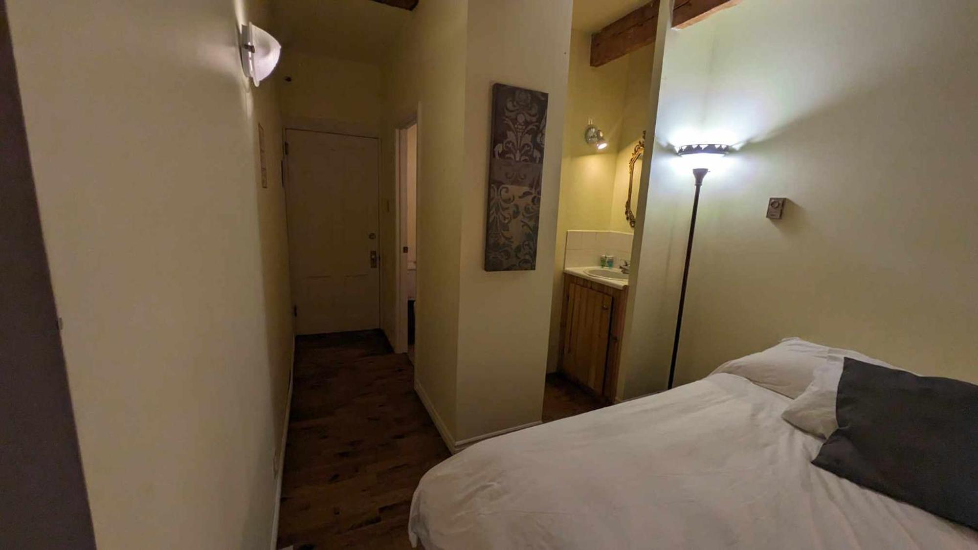 La Maison Rousseau Hotel Montmagny Room photo