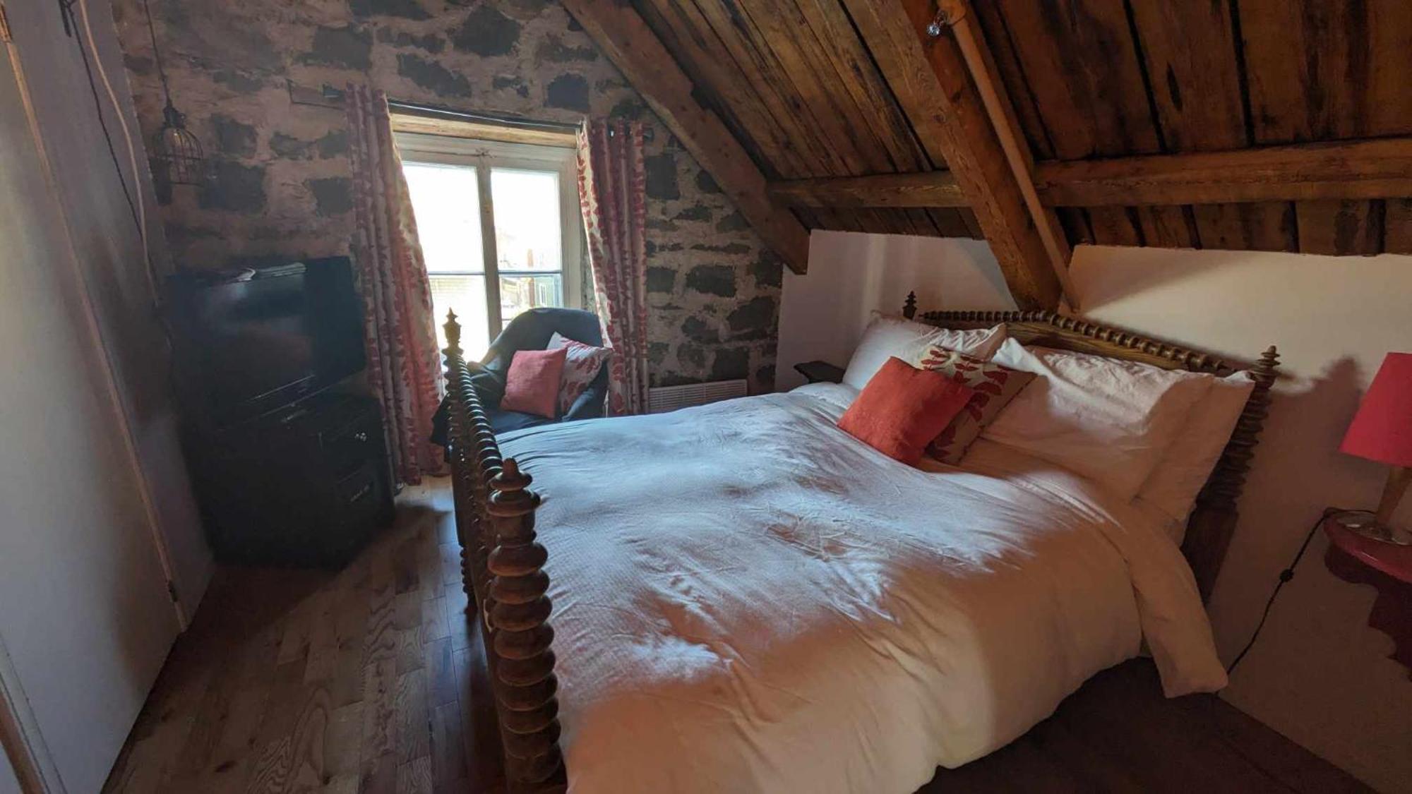 La Maison Rousseau Hotel Montmagny Room photo