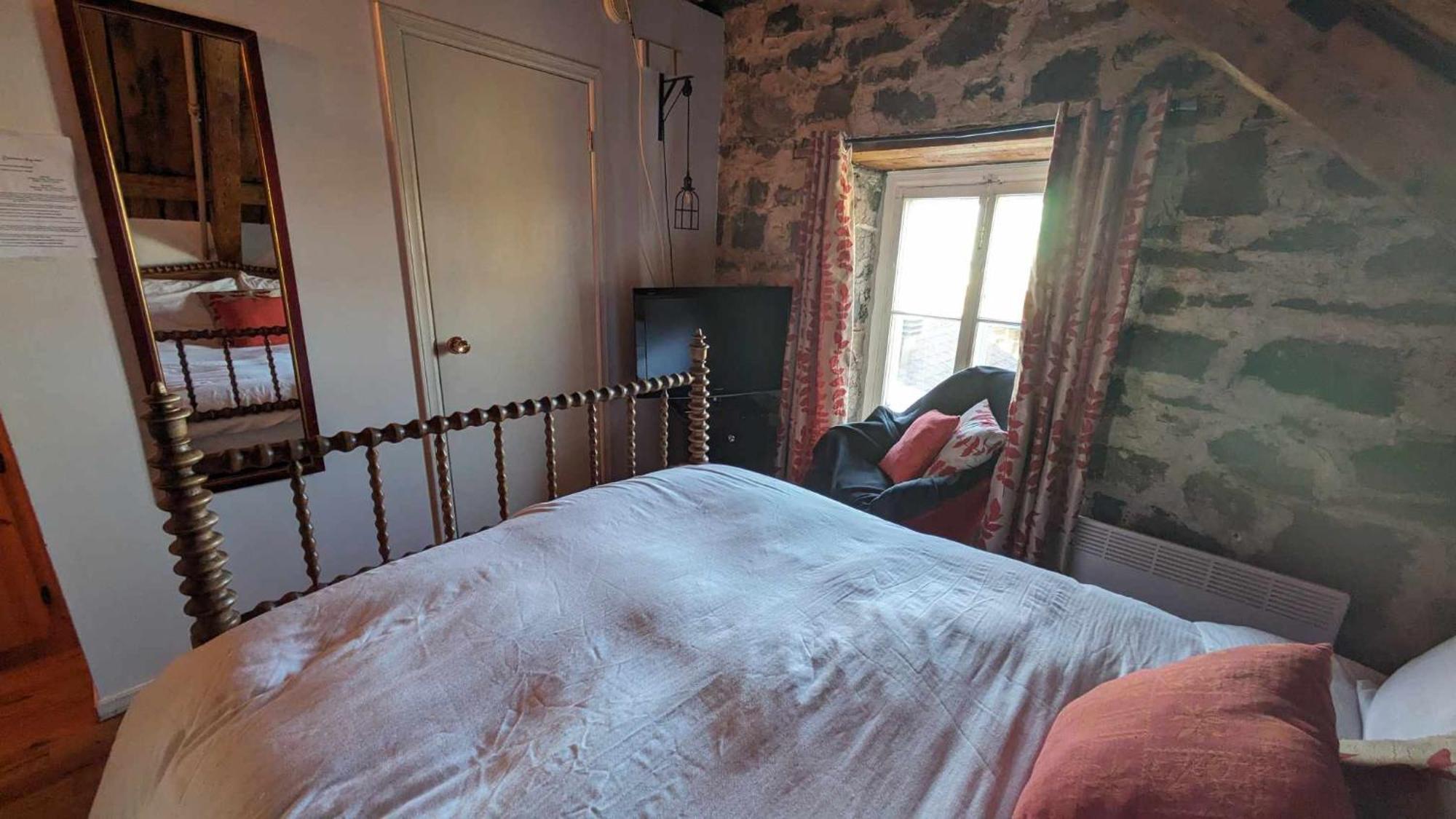 La Maison Rousseau Hotel Montmagny Room photo